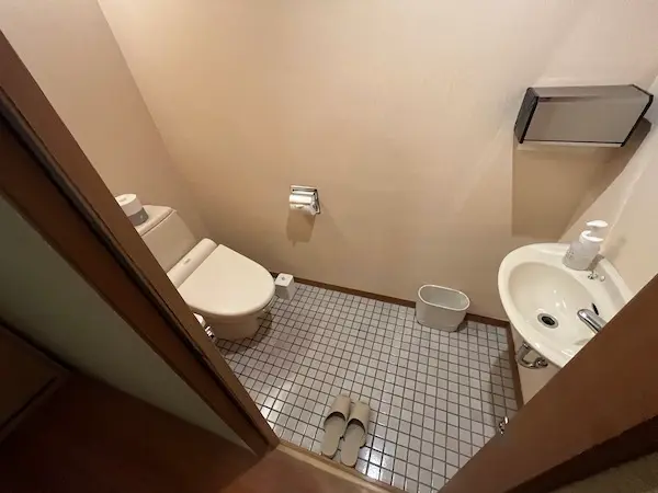 有馬温泉にある向陽閣の北館15階のお部屋のトイレ
