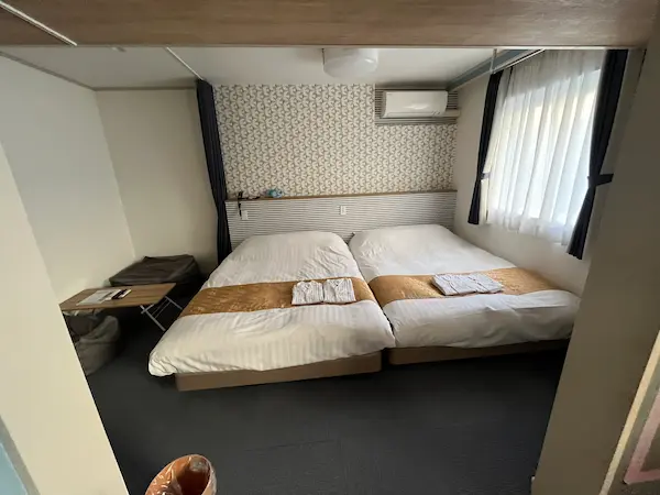 高松国際ホテルのキッズスペースルーム「わくわく#205」のベッド