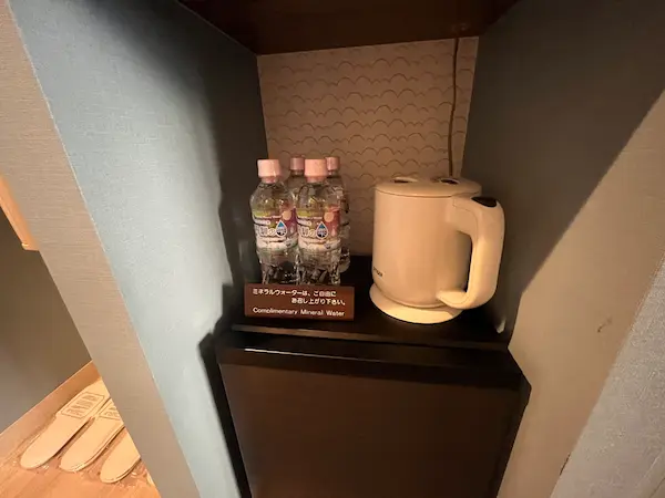 高松国際ホテルのキッズスペースルーム「わくわく#205」の無料のお水