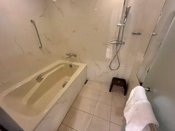 ハウステンボスにあるホテルヨーロッパのスタンダードトリプルのお部屋のお風呂