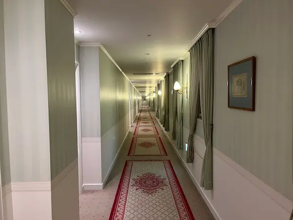 ハウステンボスにある唯一のパーク内ホテル、アムステルダムの廊下