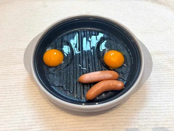 レンジメートプロを使ってみた。目玉焼きとウインナー。