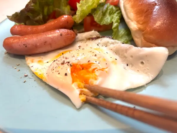 レンジメートプロを使ってみた。目玉焼きとウインナー。